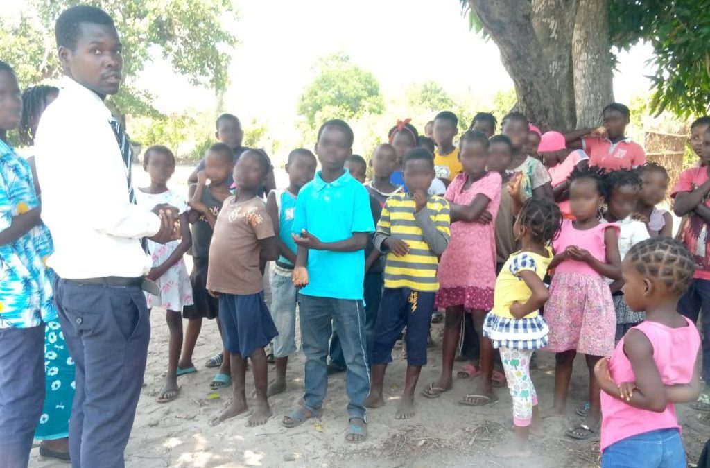 Bible teaching and meeting physical needs in Mozambique