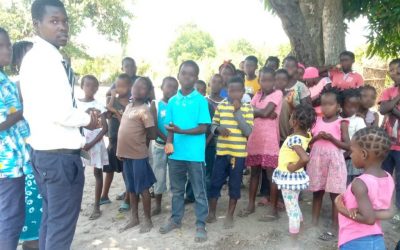 Bible teaching and meeting physical needs in Mozambique